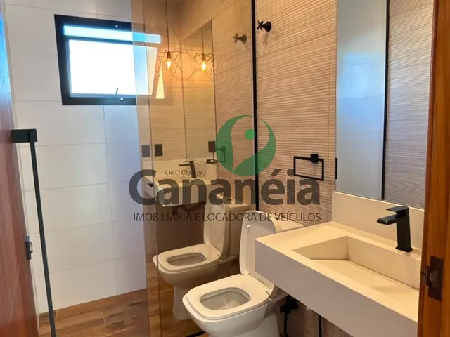 Imagem 2: Casa + Salão Comercial no Centro de Cananéia Disponíveis para Venda