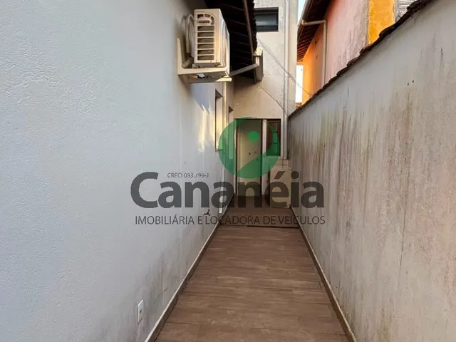 Imagem 9: Casa + Salão Comercial no Centro de Cananéia Disponíveis para Venda