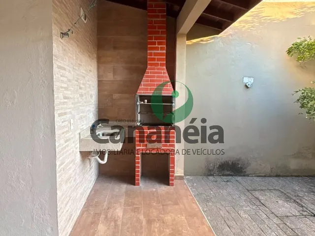 Imagem 13: Casa + Salão Comercial no Centro de Cananéia Disponíveis para Venda