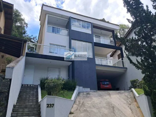 Imagem 11: Casa de Alto Padrão com Piscina, 3 Suítes e Área Gourmet À Venda no Condomínio Vila Verde