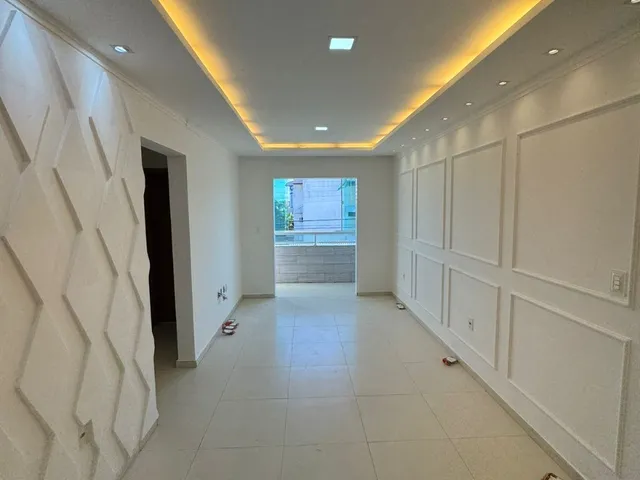 Imagem: O apartamento possui 3 Dormitórios, 1 Suíte, 1 Banheiro,
