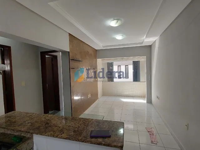 Imagem: O apartamento possui 2 Dormitórios, 1 Suíte, 2 Banheiros,