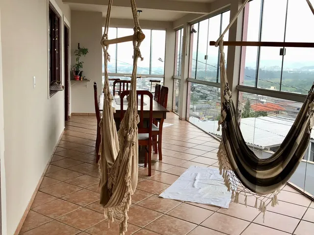 Imagem 4: Casa 4 dormitórios com 2 pisos