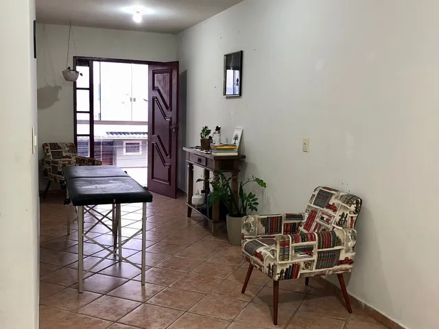 Imagem 2: Casa 4 dormitórios com 2 pisos