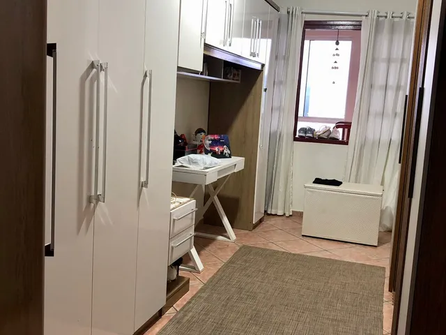 Imagem 11: Casa 4 dormitórios com 2 pisos