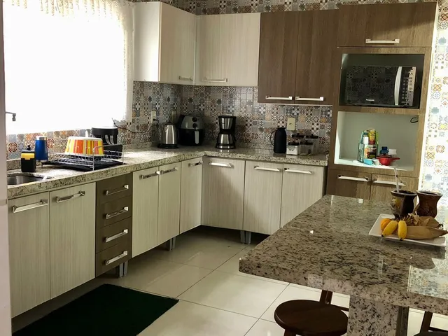 Imagem 6: Casa 4 dormitórios com 2 pisos