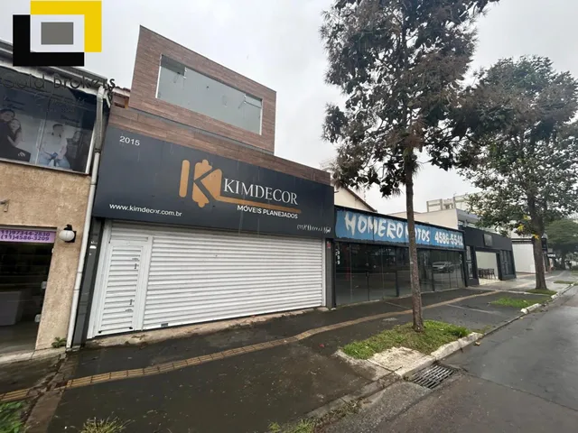 Imagem: A loja possui 3 Banheiros, 140m² de Área Privada e está