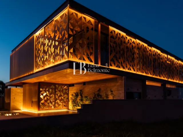 Imagem: A casa em condomínio possui 4 Dormitórios, 4 Suítes, 6