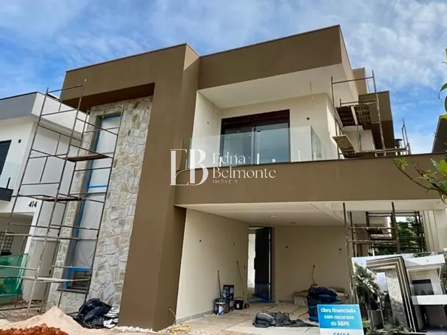 Imagem: A casa em condomínio possui 3 Dormitórios, 3 Suítes, 4