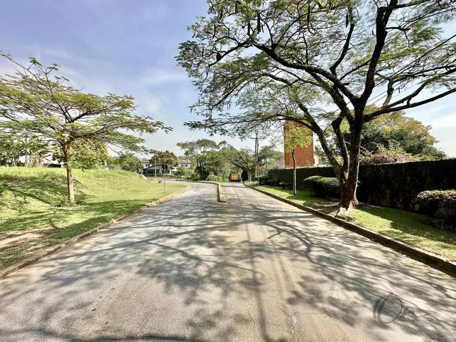 Imagem 11: Terreno em Granja Viana, São Paulo - Lote 1.121M² com Linda Vista, Pronto para Construir