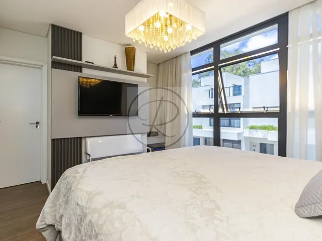Imagem 3: Sobrado à venda em Curitiba, Xaxim, com 3 quartos, 182m²