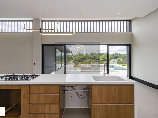 Imagem 9: Casa À Venda em Curitiba, Cidade Industrial, com 4 Quartos, 525M²