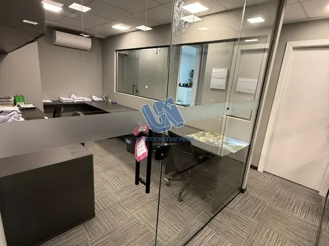 Imagem 15: Sala comercial nascente com 103,79m2 dividida em varias salas na Pituba