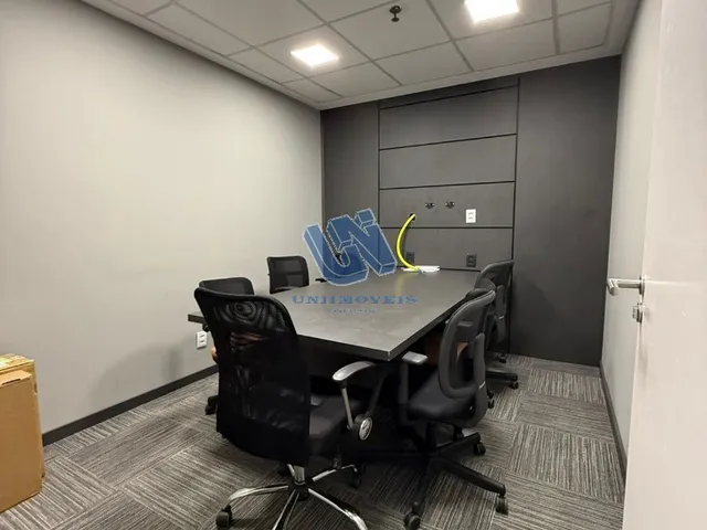 Imagem 3: Sala comercial nascente com 103,79m2 dividida em varias salas na Pituba