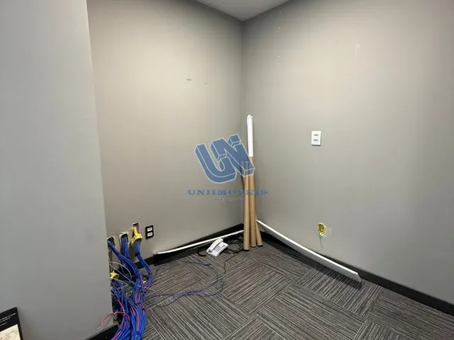 Imagem 6: Sala comercial nascente com 103,79m2 dividida em varias salas na Pituba