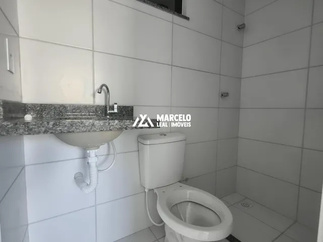 Imagem 2: Vendo Apartamento novo 1º andar com 2 quartos sendo 1 suíte no Alto Maron - Por