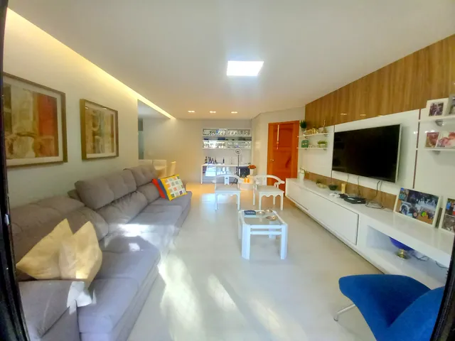 Imagem: O apartamento possui 4 Dormitórios, 1 Suíte, 4 Banheiros,