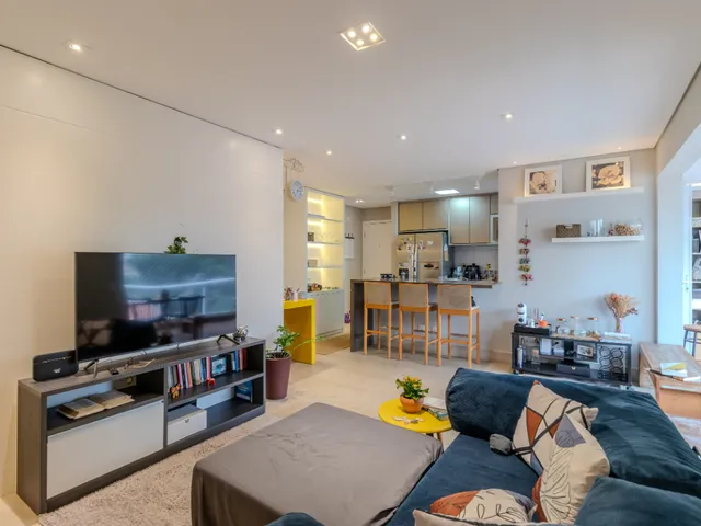 Imagem: O apartamento possui 2 Dormitórios, 1 Suíte, 2 Banheiros,