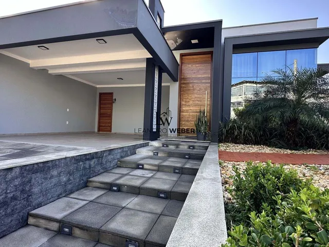 Imagem: Casa Alto Padrão - Piscina e Jacuzzi em