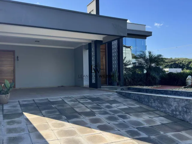 Imagem 11: Casa Alto Padrão - Piscina e Jacuzzi em São José/SC
