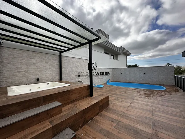 Imagem 3: Casa Alto Padrão - Piscina e Jacuzzi em São José/SC