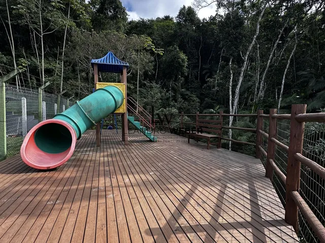 Imagem 16: Casa Alto Padrão - Piscina e Jacuzzi em São José/SC