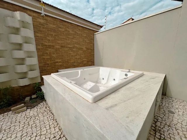 Imagem 3: Casa em Condomínio de Luxo no Morumbi, Paulínia-SP: 3 quartos, 3 suítes, 2 salas, 4