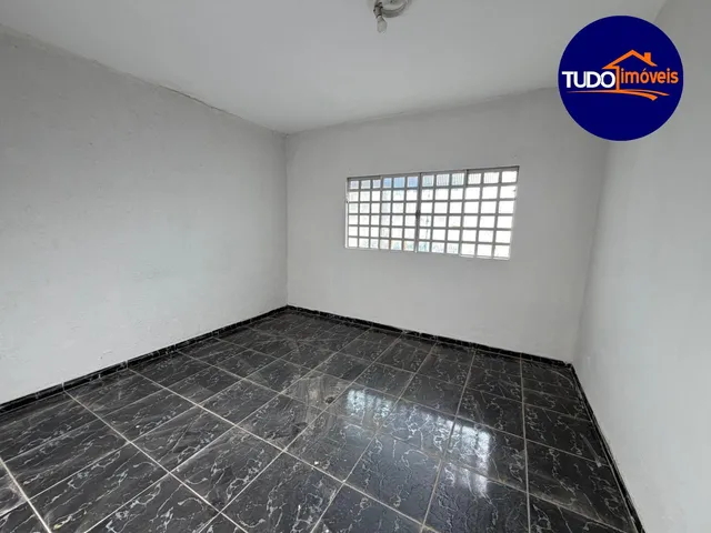 Imagem 12: Imóvel no Setor Leste (Gama) - Casa com 3 quartos, 1 banheiro e casa de fundos na quadra