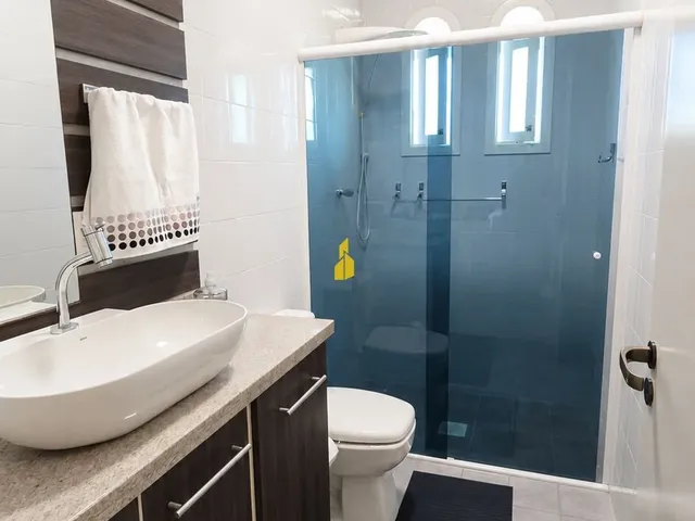 Imagem 10: Belíssima casa espaçosa com piscina, pomar e amplo terreno no bairro Imigrantes, em