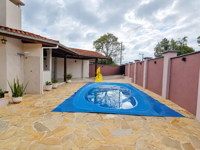 Imagem 14: Belíssima casa espaçosa com piscina, pomar e amplo terreno no bairro Imigrantes, em