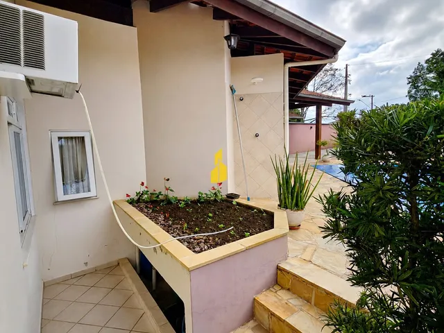 Imagem 7: Belíssima casa espaçosa com piscina, pomar e amplo terreno no bairro Imigrantes, em