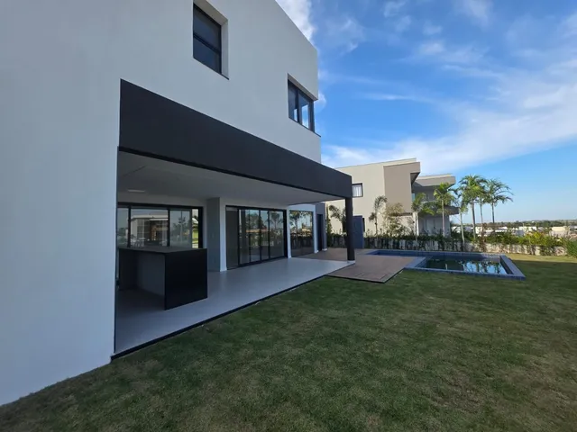 Imagem 10: Casa duplex reformada, moderna, 4 suítes, 370m², espaço gourmet, pé direito duplo