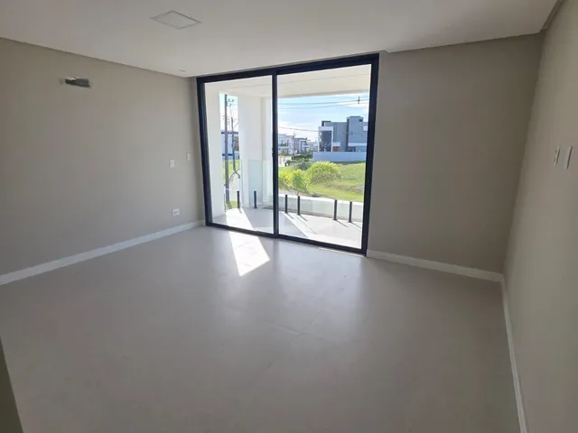 Imagem 3: Casa duplex reformada, moderna, 4 suítes, 370m², espaço gourmet, pé direito duplo