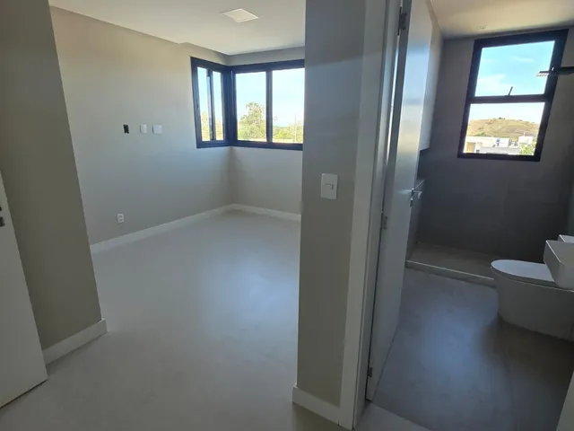 Imagem 9: Casa duplex reformada, moderna, 4 suítes, 370m², espaço gourmet, pé direito duplo