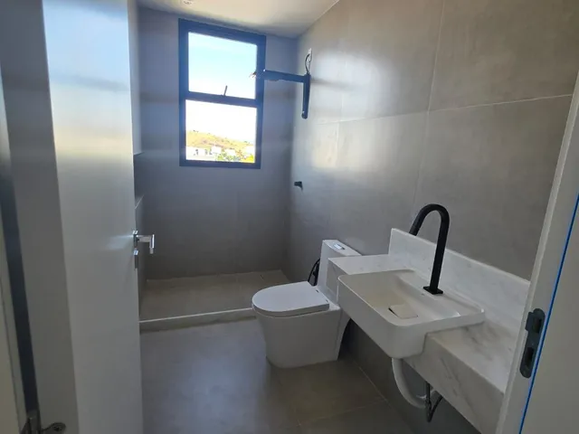 Imagem 6: Casa duplex reformada, moderna, 4 suítes, 370m², espaço gourmet, pé direito duplo