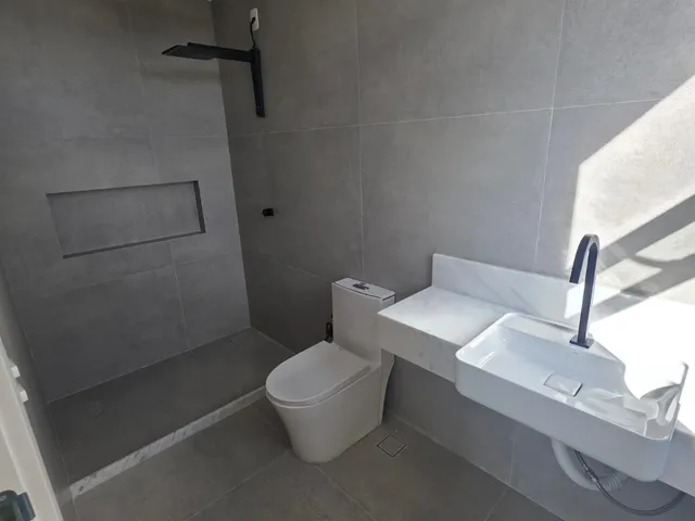 Imagem 15: Casa duplex reformada, moderna, 4 suítes, 370m², espaço gourmet, pé direito duplo