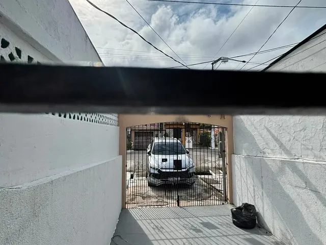 Imagem 3: Casa em Belém com Quintal Espaçoso e Documentação Regular