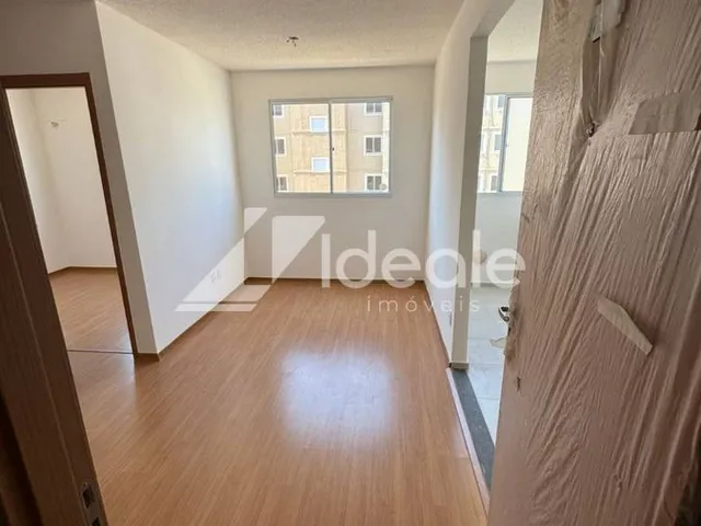 Imagem: O apartamento possui 2 Dormitórios, 1 Banheiro, 1 Vaga na