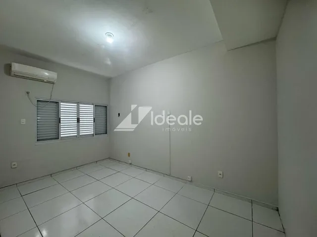 Imagem 13: Casa Comercial Loja com 3 banheiros