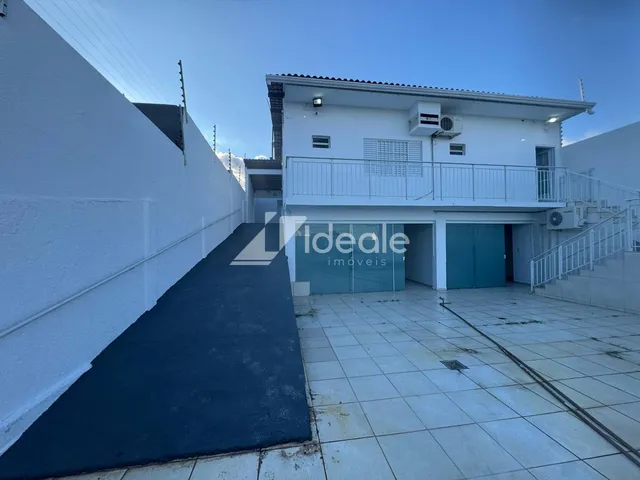 Imagem 4: Casa Comercial Loja com 3 banheiros