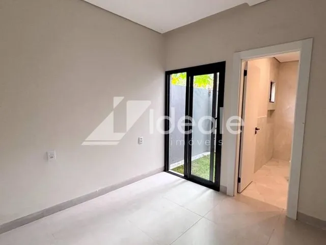 Imagem 3: Casa Térrea Moderna à Venda