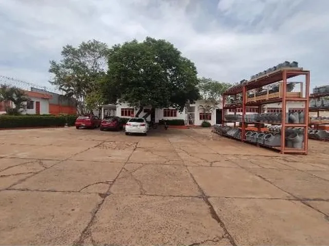Imagem 2: Terreno Comercial na AV. Fernando Correia