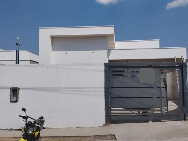 Imagem: A casa possui 3 Dormitórios, 1 Suíte, 2 Banheiros, 1 Vaga