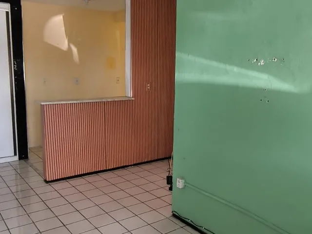 Imagem: O apartamento possui 2 Dormitórios, 1 Banheiro, 1 Vaga na