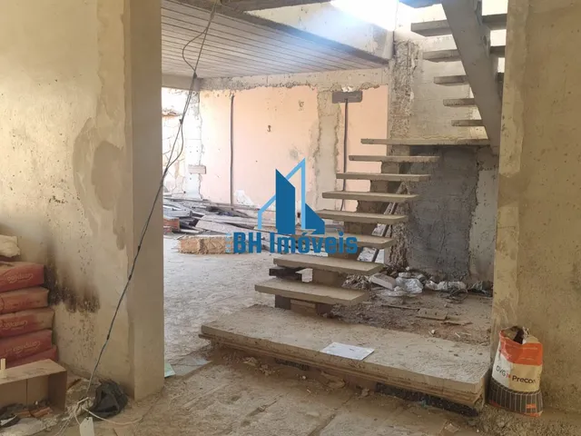 Imagem 7: Casa Alto Padrão de 4 quartos com 4 suítes e 4 vagas no bairro Santa Mônica - Belo