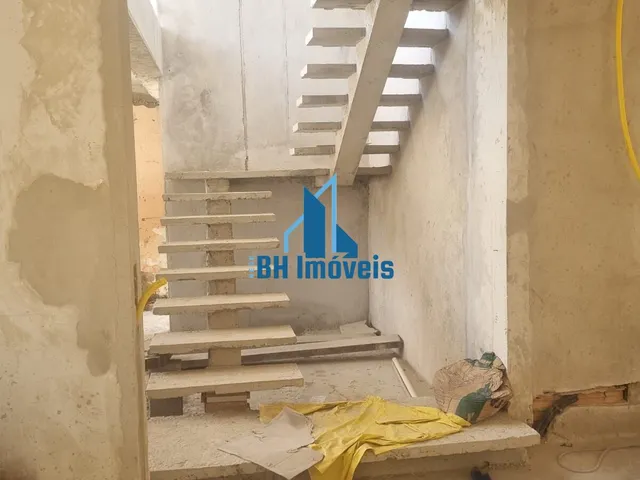 Imagem 13: Casa Alto Padrão de 4 quartos com 4 suítes e 4 vagas no bairro Santa Mônica - Belo