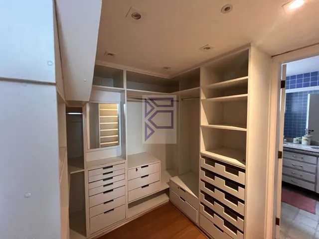 Imagem 14: Casa para locação na Barra da Tijuca, Rio de Janeiro - 5 quartos, 2 suítes, 2 salas, 9