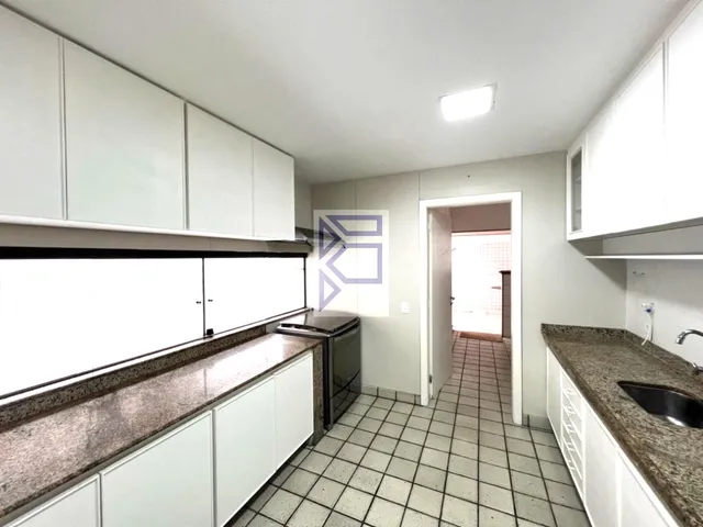 Imagem 4: Casa para locação na Barra da Tijuca, Rio de Janeiro - 5 quartos, 2 suítes, 2 salas, 9