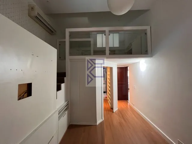 Imagem 15: Casa para locação na Barra da Tijuca, Rio de Janeiro - 5 quartos, 2 suítes, 2 salas, 9