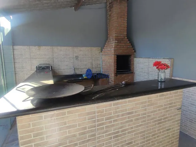 Imagem: Casa com Closet e Banheira à Venda no Bairro